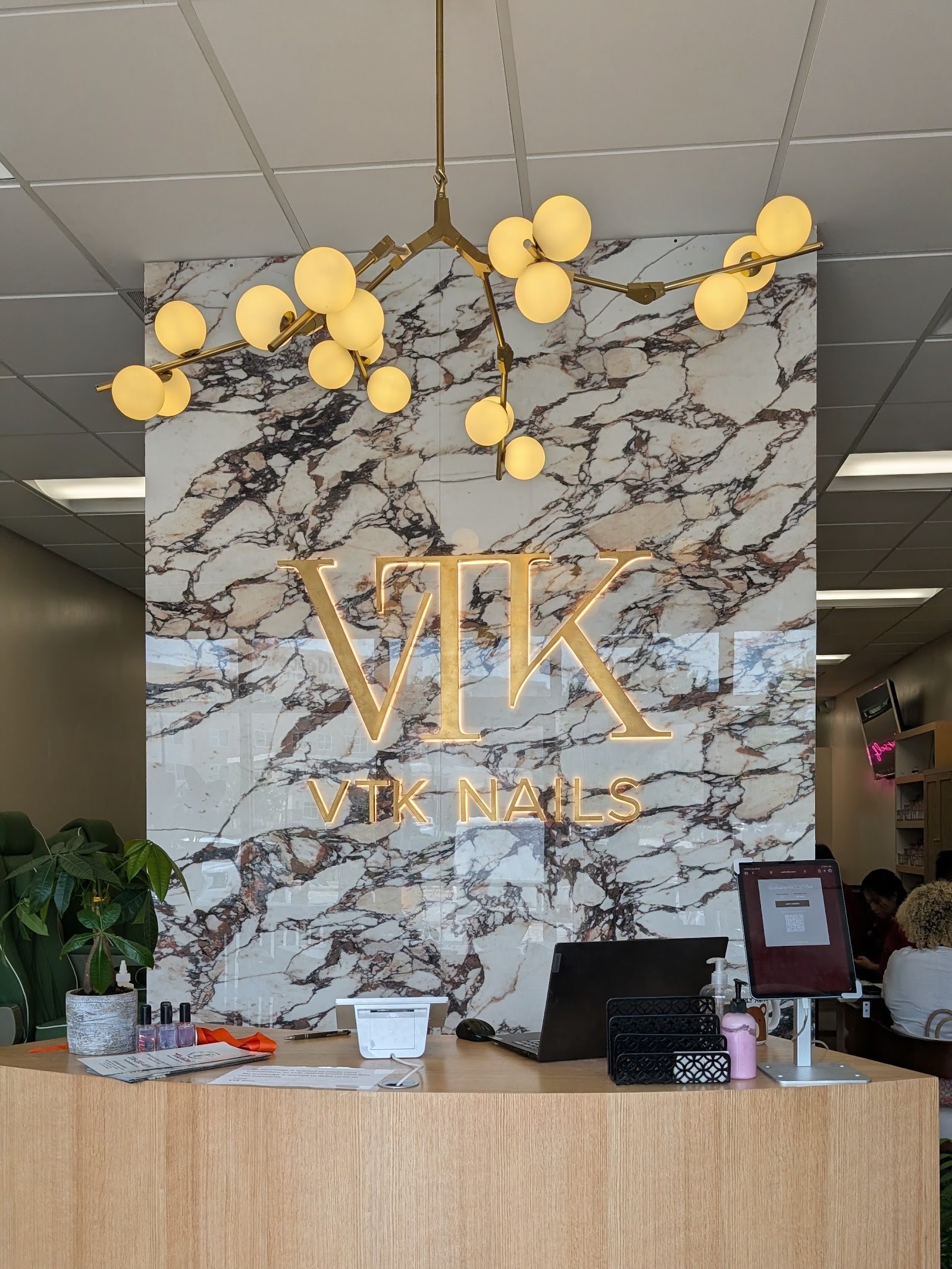VTK Nails formerly Best Nails logo